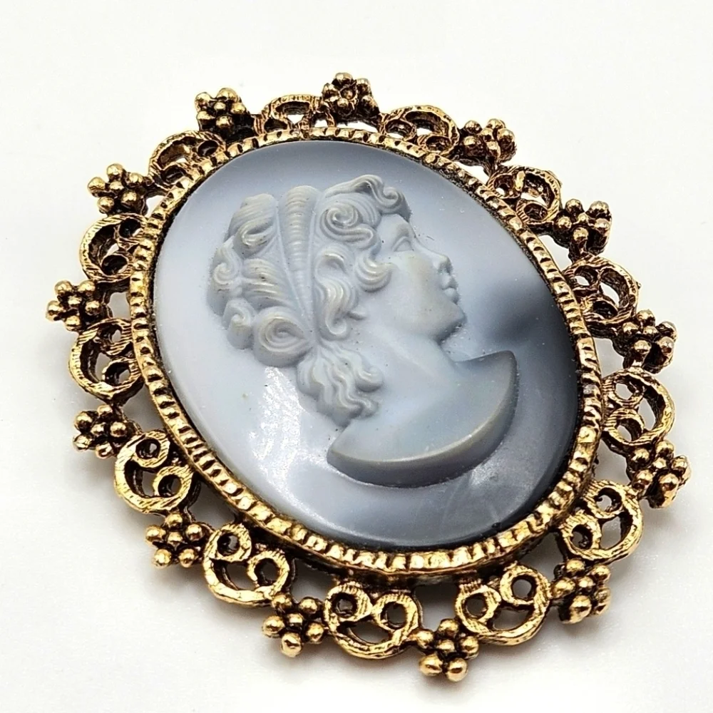 VINTAGE Cameo Carved Glass Ombre Gray Gold Tone Pendant or Brooch Pin